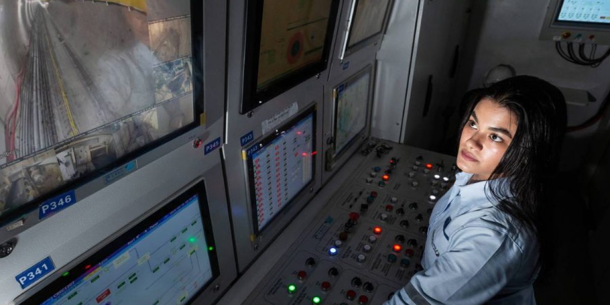 Metrô de São Paulo tem pela primeira vez uma mulher à frente de uma tuneladora