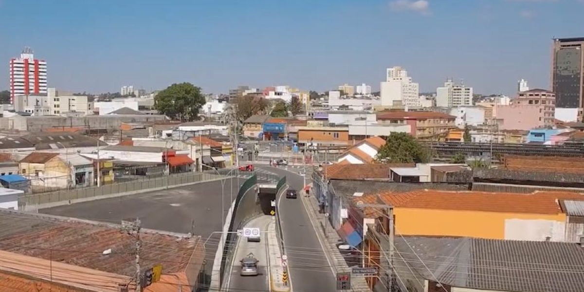 Webinário do CBT destacou os desafios e soluções na construção de túnel urbano sob ferrovia em Mogi das Cruzes