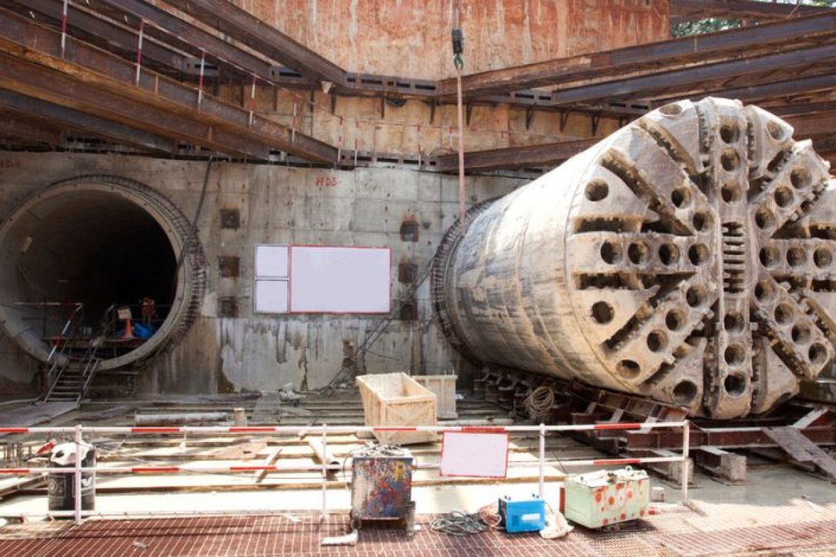 Tuneladora da Linha 2-Verde avança rumo à estação Orfanato